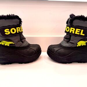 Sorel snow commander boots Black and Gray Snow Boots toddler size 8